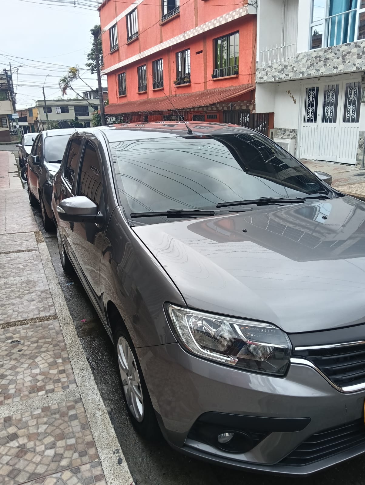 Renault Sandero Gris Modelo 2022